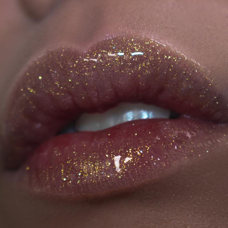 1-piece Diamond Shining Lip OilInfused with Glitter and High-Shimmer, craftedwith Natural Plant-based Ingredients for SmoothHydration and Plumping Brilliance. Elevate YourMakeup Routine use this Beauty Essential in LipCare!